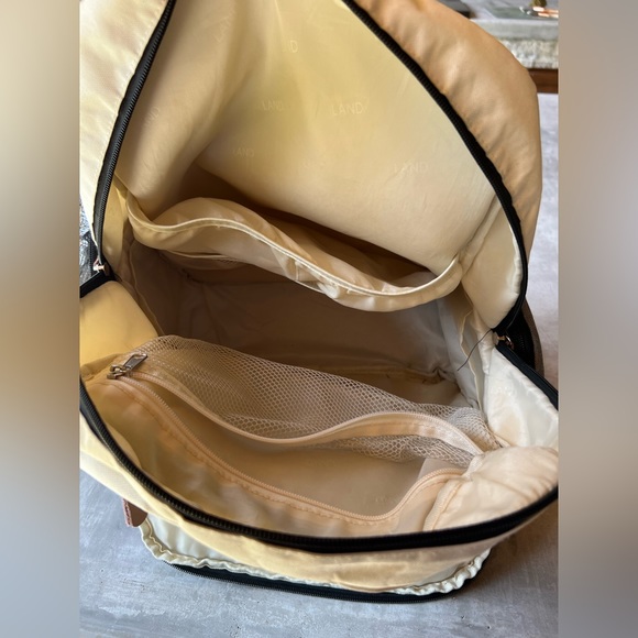 Land Diaper Bag - Picture 5 of 5